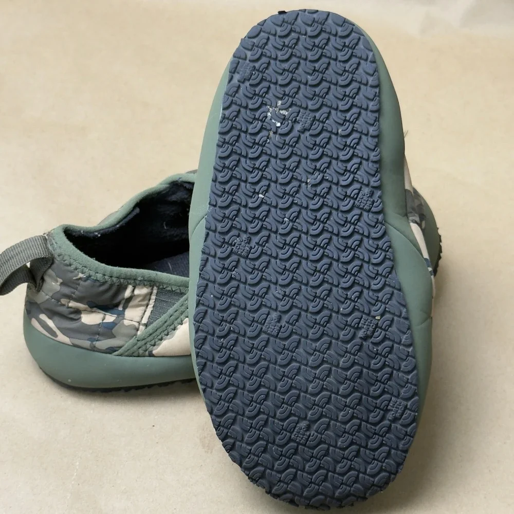 The North Face Kids ThermoBall Traction Mule II‎ Camo Slippers Green Size 1Y